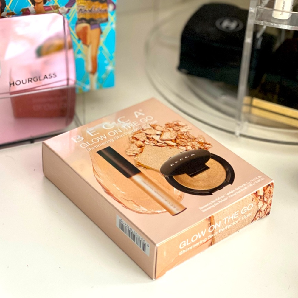 ❗️SOLD❗️BECCA highlighter set